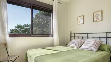 8 bedrooms, free WiFi, bed sheets