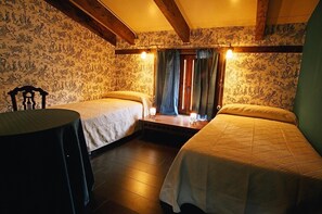 5 bedrooms, free WiFi, bed sheets