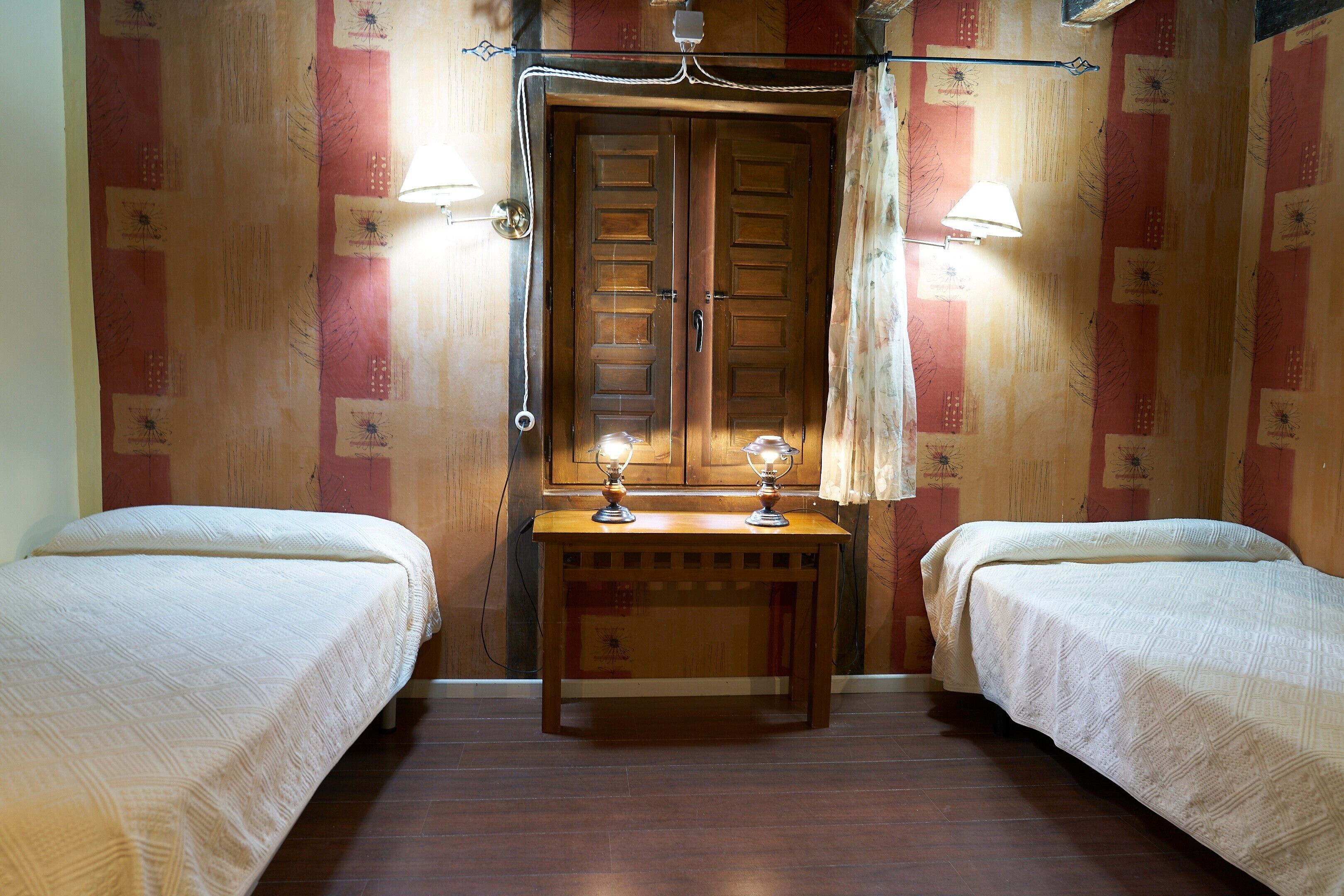 2 bedrooms, WiFi (free), bed sheets
