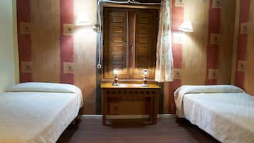 2 bedrooms, WiFi (free), bed sheets