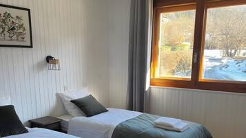 2 chambres, fer et planche Ă repasser, Wi-Fi gratuit, draps fournis