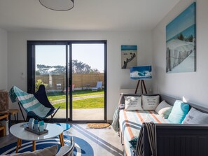 3 slaapkamers, een strijkplank/strijkijzer, gratis wifi, beddengoed