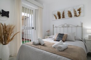 2 bedrooms, free WiFi, bed sheets