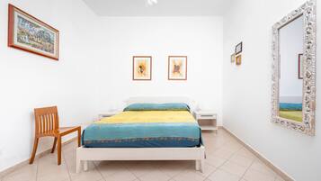 1 soverom, strykejern/-brett, wi-fi (inkludert) og sengetøy