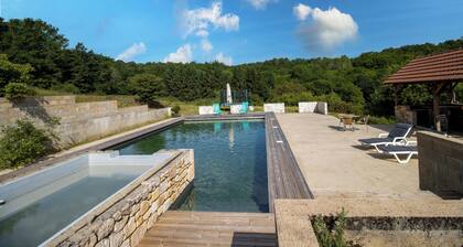 Chalet Douillet Ă Saint-Cernin-de-l'Herm â Nature, Piscine PartagĂ©e & SĂ©jour Relax pour 4 Pers