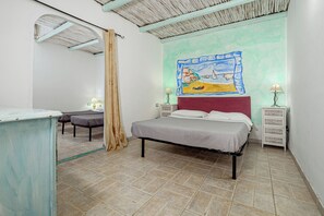 1 bedroom, bed sheets - Apartment 'Appartamento Gelsomino' with Mountain View, Private Terrace and Shared Garden (Palau)