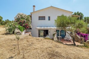 Exterior - Room 'Tramonto' with Mountain View, Wi-Fi and Air Conditioning (Palau)