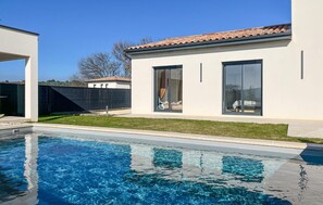 Pool - Gorgeous home in Valaurie (Valaurie)