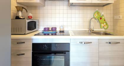 Ferienwohnung 'Charlie Beach' mit Meerblick, Balkon und Klimaanlage