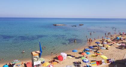 Appartement 'Charlie Beach' avec vue sur mer, balcon et climatisation