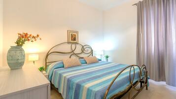 1 dormitorio y ropa de cama