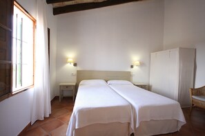 8 Schlafzimmer, Bügeleisen/Bügelbrett, kostenloses WLAN, Bettwäsche