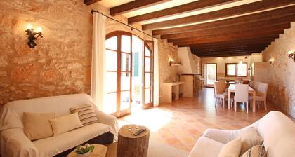 Country House 'Son Rossinyol' with Mountain Views, Private Pool and Wi-Fi