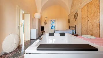 1 camera, ferro/asse da stiro, Wi-Fi gratuito, lenzuola