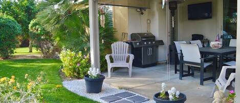 تناول الطعام بالخارج