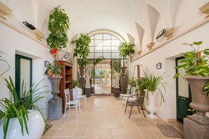 Interior - Apartment 'Tulipano' with Shared Terrace, Wi-Fi and Air Conditioning (San Donato di Lecce)