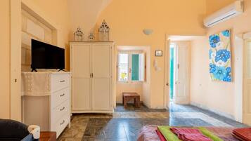 2 chambres, fer et planche Ă repasser, Wi-Fi gratuit, draps fournis