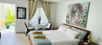  Pelican Key Studio-pool, near the beach. The best area on Dutch side!