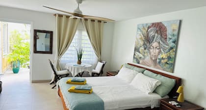 Pelican Key Studio-pool, near the beach. The best area on Dutch side!