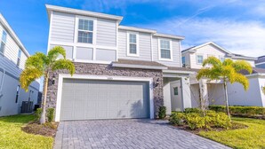 Exterior - 3285 Windsor Island (Davenport)