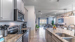 Exterior - 3285 Windsor Island (Davenport)