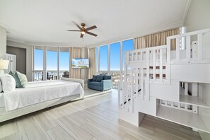4 habitaciones, tabla de planchar con plancha y wifi gratis