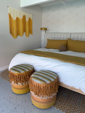 4 bedrooms, desk, iron/ironing board, WiFi