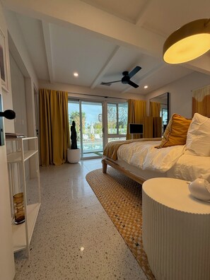 4 bedrooms, desk, iron/ironing board, WiFi