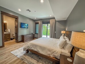 6 bedrooms, WiFi, bed sheets