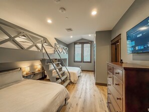 6 bedrooms, WiFi, bed sheets