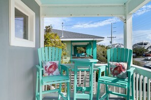 Property grounds - The Iron Seahorse | Rooftop Ocean Views (Surf City)