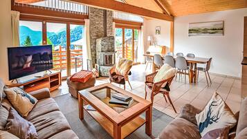 Télévision, cheminée