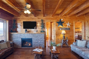 Interior - 100 Guests Blackthorn: Sister Smokies Homes Luxury Mountain Retreat (Sevierville)