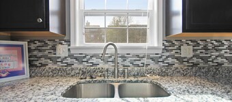 Centrally Located Apt with Pool in Columbia, MO