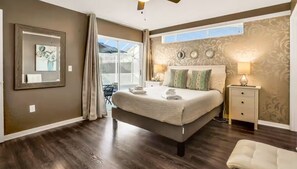 4 slaapkamers, een bureau, een strijkplank/strijkijzer, gratis wifi