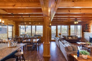 24 bedrooms - 100 Guests Blackthorn Sister Smokies Homes Luxury Mountain Retreat (Sevierville)