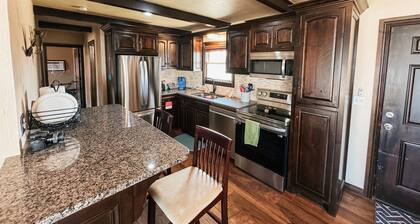 Cozy, pet friendly, 2 bdr house on Lake Eufaula.  Near I-40 and Hwy 69.