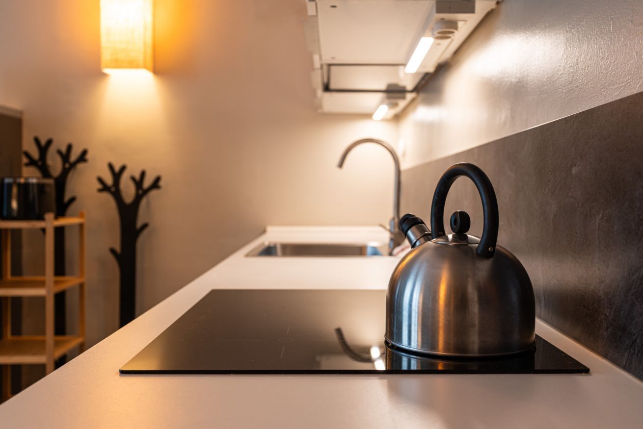 Plaque de cuisson, cafetière/bouilloire