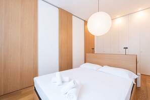 1 chambre, bureau, fer et planche à repasser, Wi-Fi