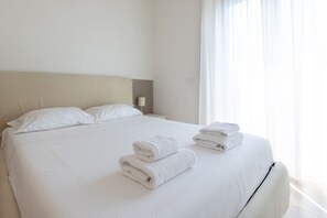 1 slaapkamer, een strijkplank/strijkijzer, reisbedje, wifi