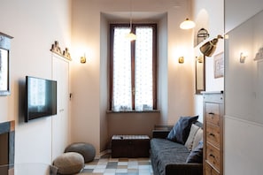 TV - One bedroom Corso Garibaldi - Mirable PM (Milano)