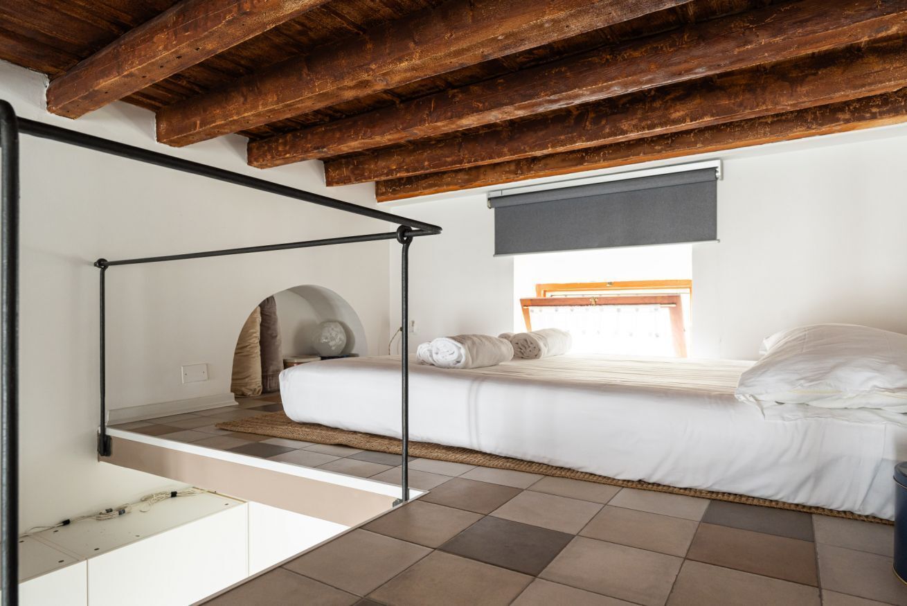 1 slaapkamer, een strijkplank/strijkijzer, wifi, beddengoed