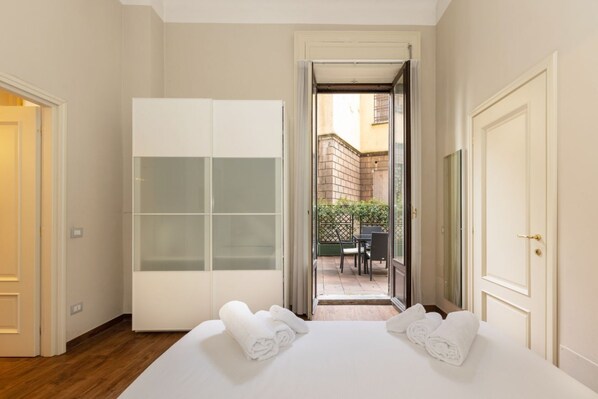 1 bedroom, iron/ironing board, travel cot, WiFi