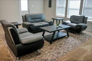 Interior - Spacious 4-bedroom house in fantastic Houston with WiFi, AC (Houston)