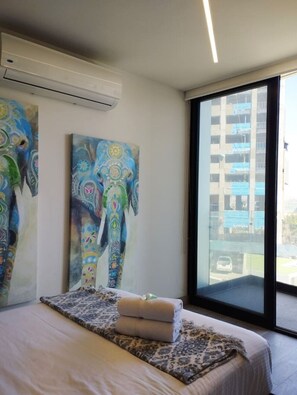 1 chambre, bureau, fer et planche à repasser, Wi-Fi