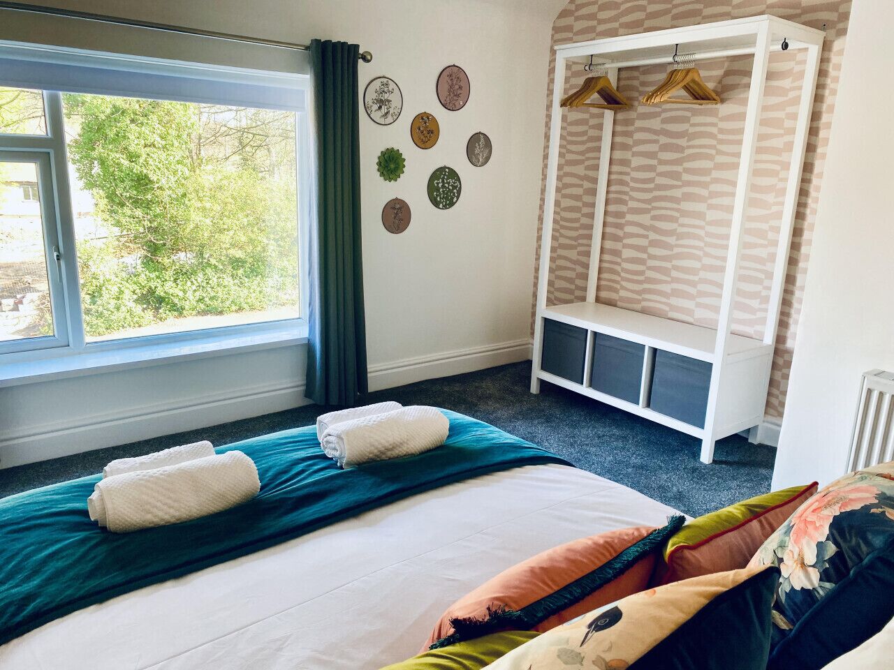 3 bedrooms, desk, iron/ironing board, travel cot