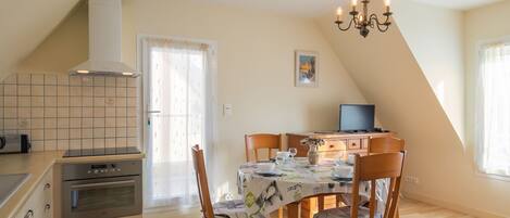 雪櫃、焗爐、廚房用具/餐具/器皿