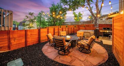 Retro Guest Suite with private Hot Tub 10 min to Red Rocks, Denver, and Golden.