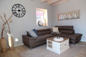 TV, fireplace - Sielentium - Relaxing vacation home "Sielentium" at the Sieltief near Greetsiel! (Greetsiel)