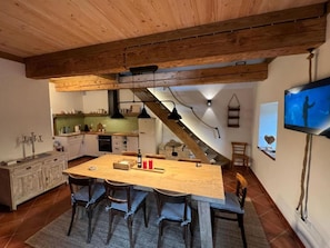 Kühlschrank, Mikrowelle, Ofen, Geschirrspüler